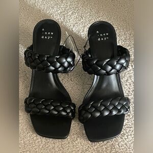 A new day black block heels new size 6 NWT